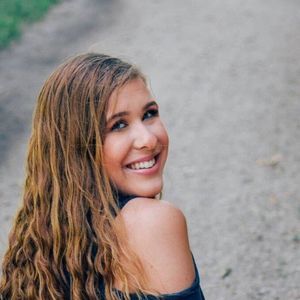 Meet your Posher, Lydia